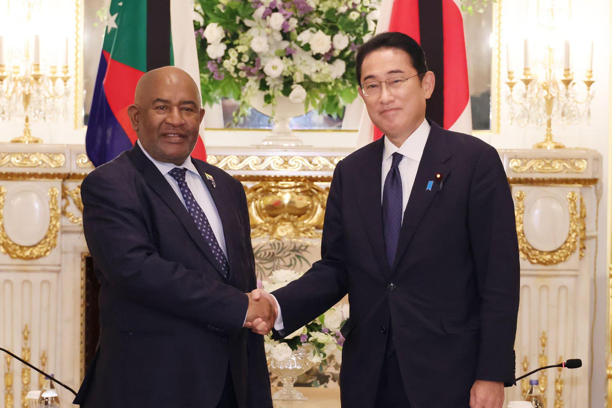 Le Président de la République, S.E.M AZALI Assoumani, a été chaleureusement accueilli par le Premier Ministre du Japon